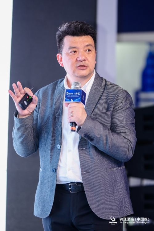 酒旅行业风浪起，郁锦香、凯里亚德各凭所长乘胜出击