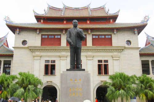 白玉兰酒店|世界读书日与书相伴，行以致远1