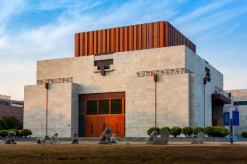 白玉兰酒店|世界读书日与书相伴，行以致远1