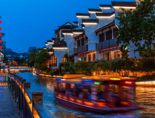 白玉兰酒店|世界读书日与书相伴，行以致远1